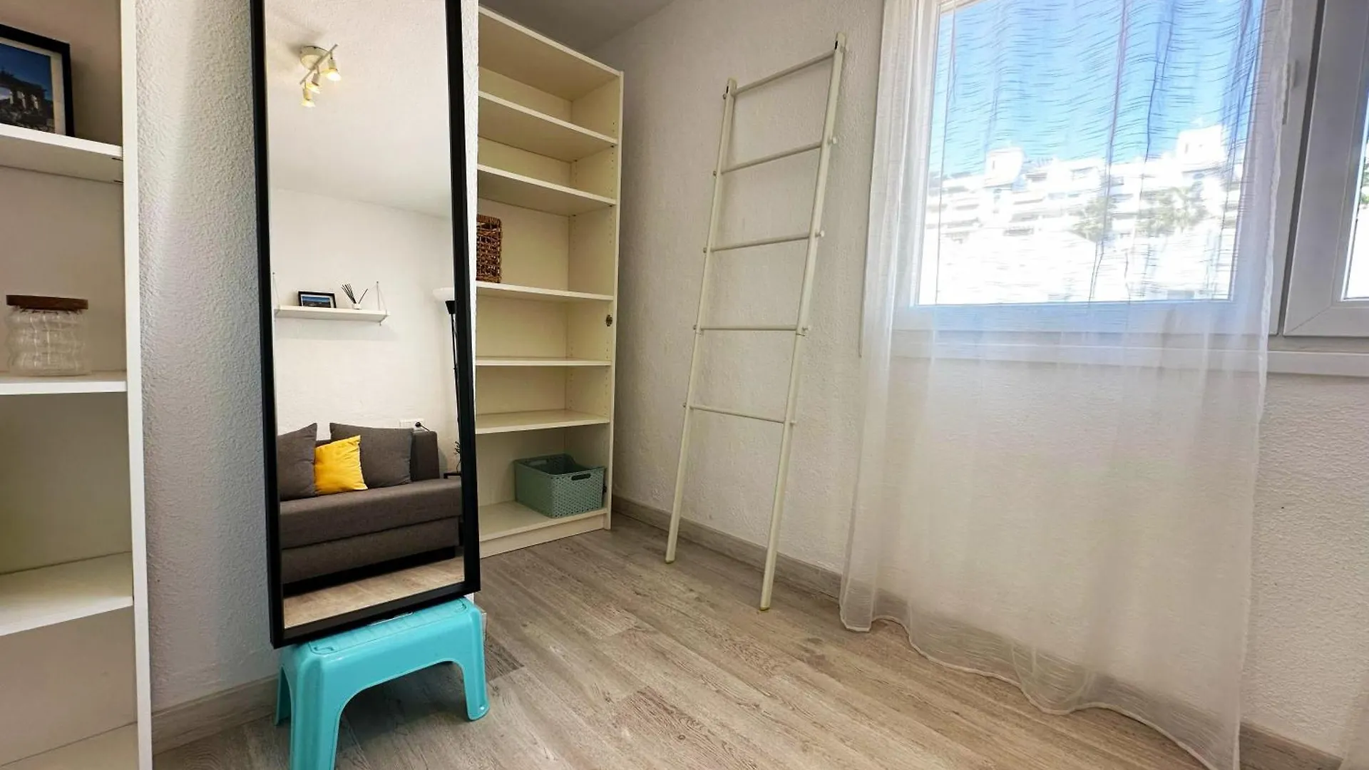 Mira - Casa De 3 Dormitorios, Terrazas, Vistas Al Mar, Parking Privado, Playa A 400 Metros, Centro A 500 Metros Torremolinos Spain