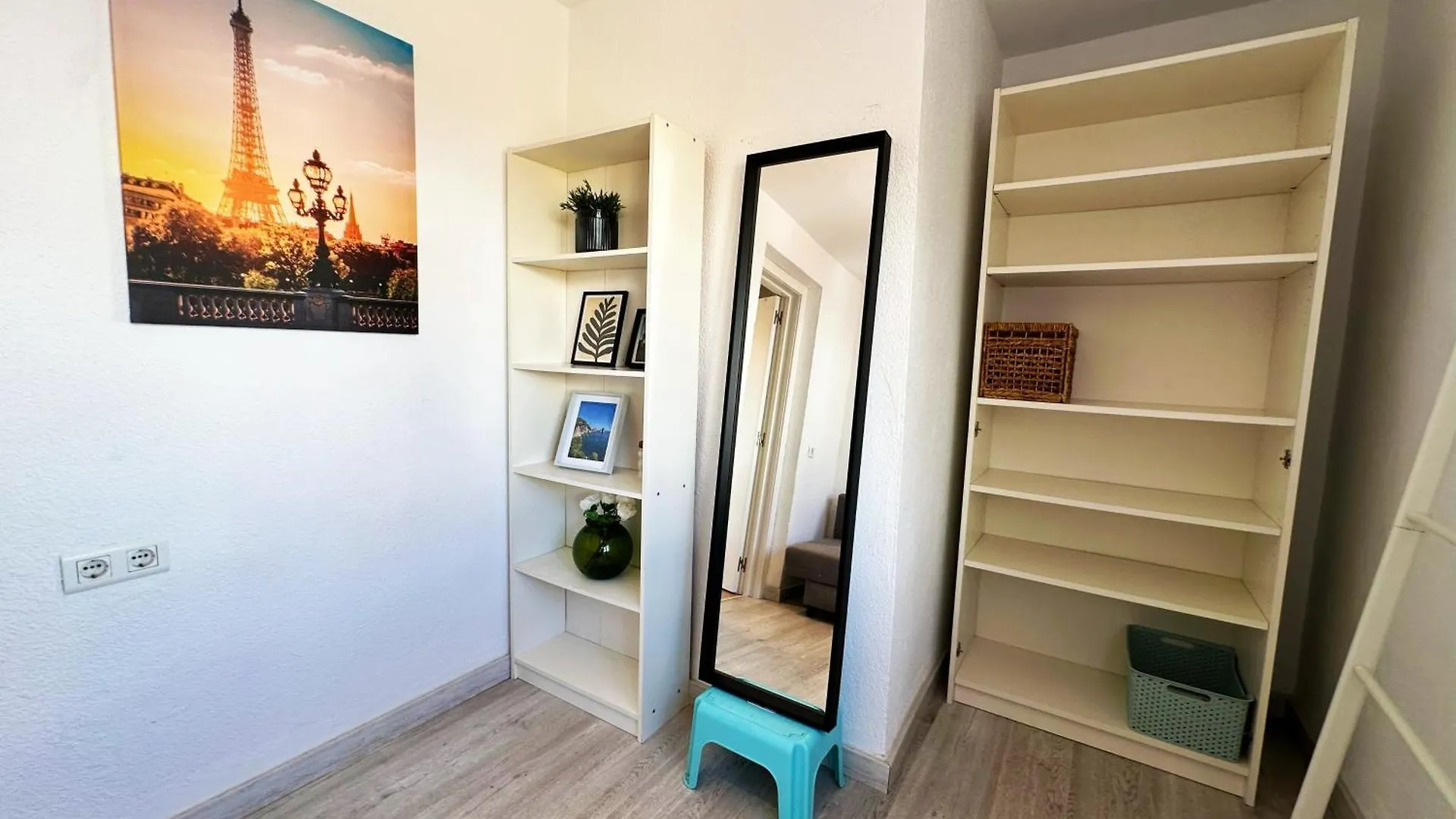 Apartment Mira - Casa De 3 Dormitorios, Terrazas, Vistas Al Mar, Parking Privado, Playa A 400 Metros, Centro A 500 Metros Torremolinos Spain