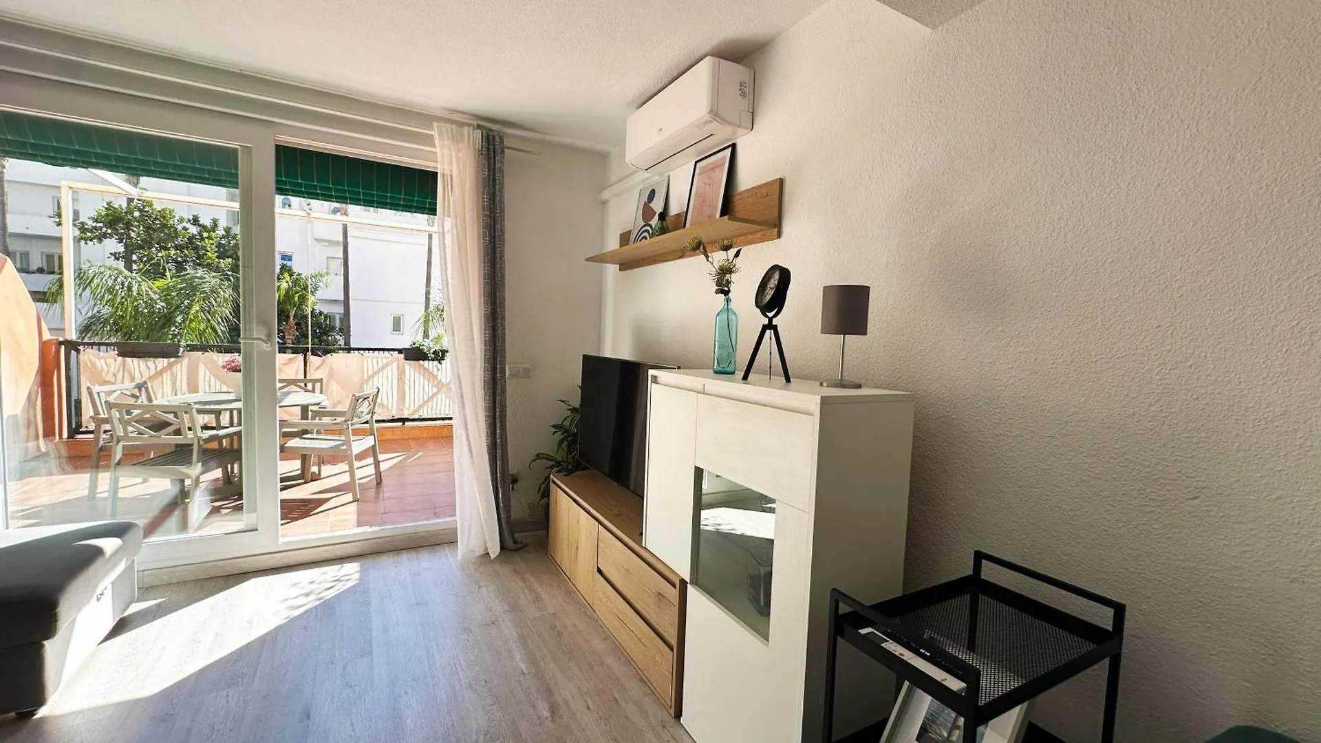 Apartment Mira - Casa De 3 Dormitorios, Terrazas, Vistas Al Mar, Parking Privado, Playa A 400 Metros, Centro A 500 Metros Torremolinos