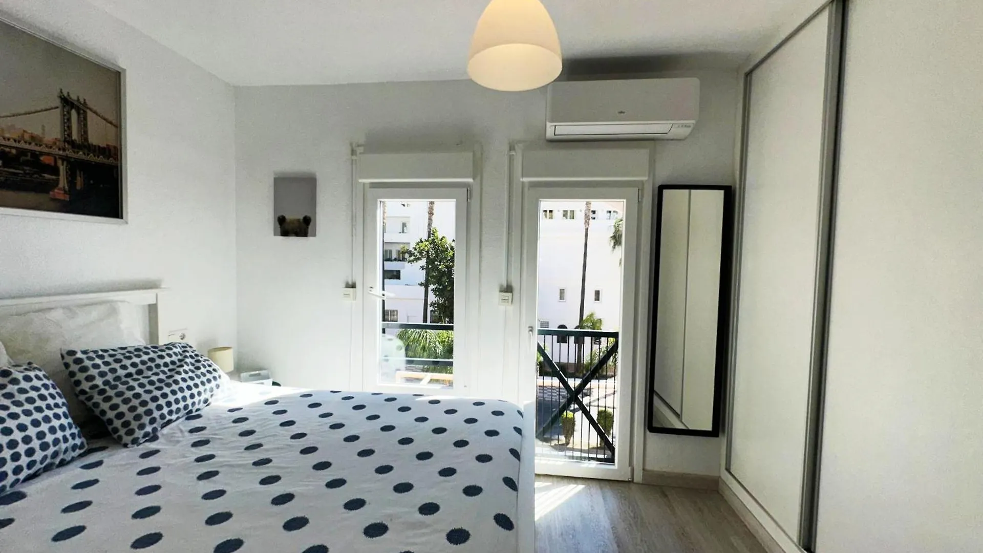 Mira - Casa De 3 Dormitorios, Terrazas, Vistas Al Mar, Parking Privado, Playa A 400 Metros, Centro A 500 Metros Torremolinos 0*,