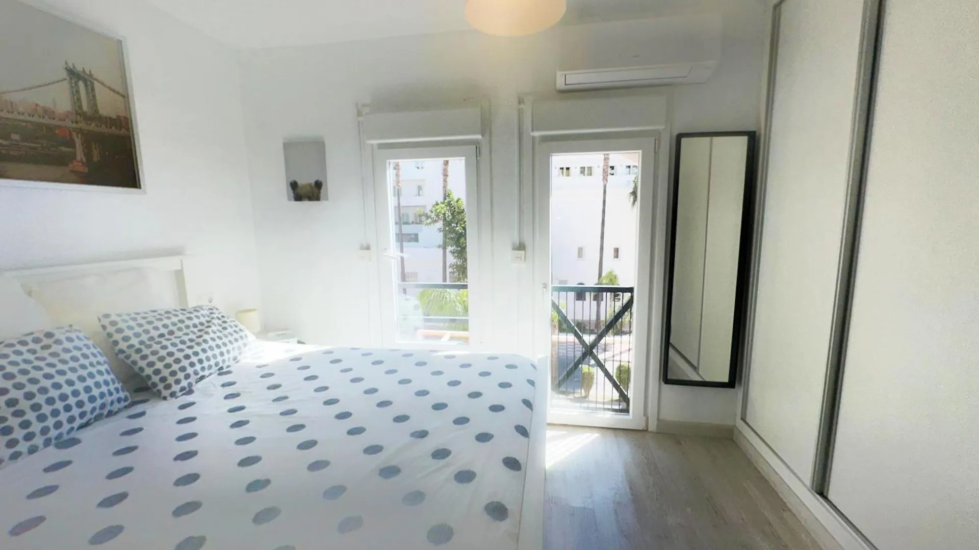 Mira - Casa De 3 Dormitorios, Terrazas, Vistas Al Mar, Parking Privado, Playa A 400 Metros, Centro A 500 Metros Torremolinos