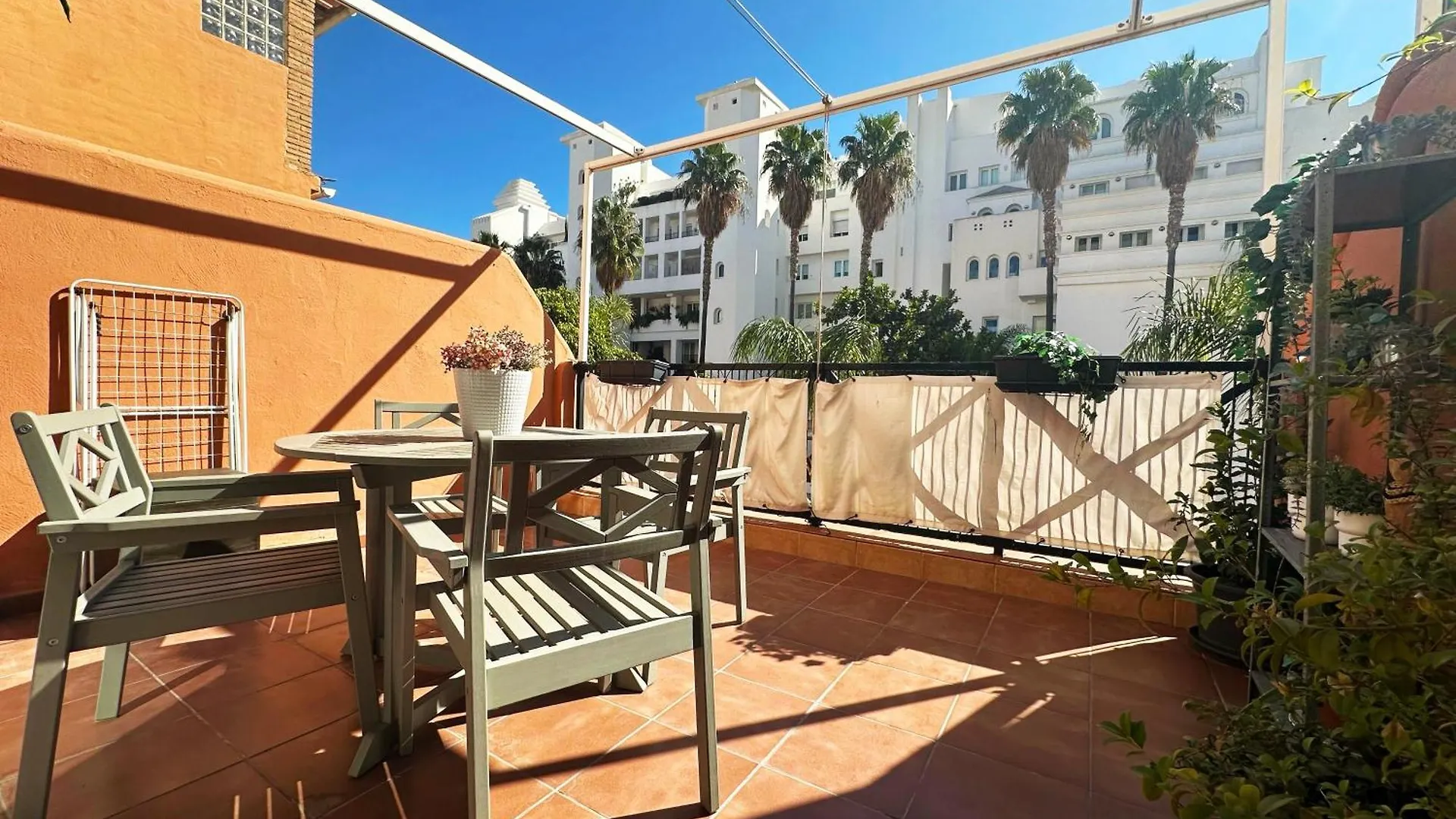 Mira - Casa De 3 Dormitorios, Terrazas, Vistas Al Mar, Parking Privado, Playa A 400 Metros, Centro A 500 Metros Torremolinos